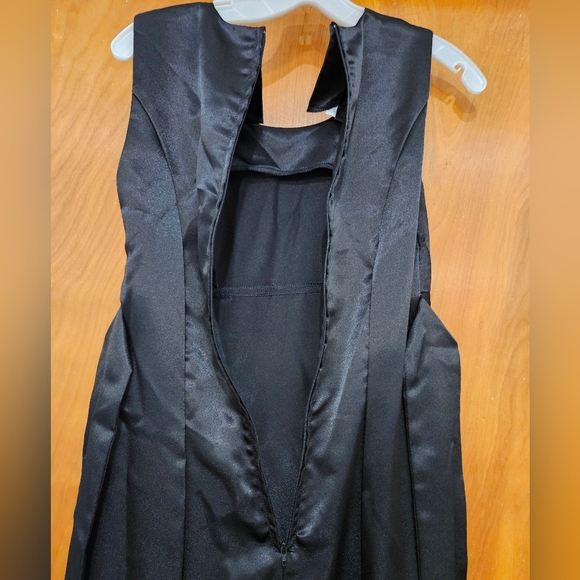 Black Sleeveless Concert Dress with Bow - Picture 4 of 7